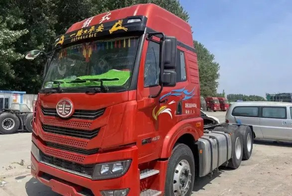 Used FAW Tractor Truck 6×4 Weichai 460hp 2021 Red — Second Hand Horse Box Trailer