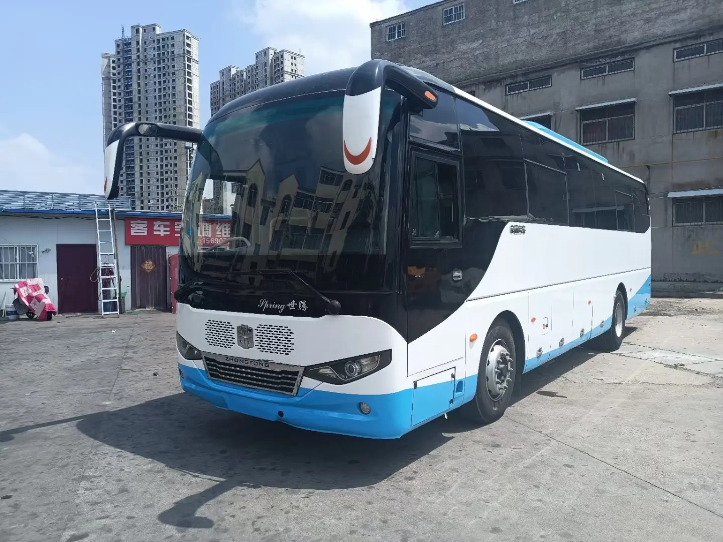 Used Zhongtong LCK6108D School Bus 45 Seats 220hp A/C Front Engine