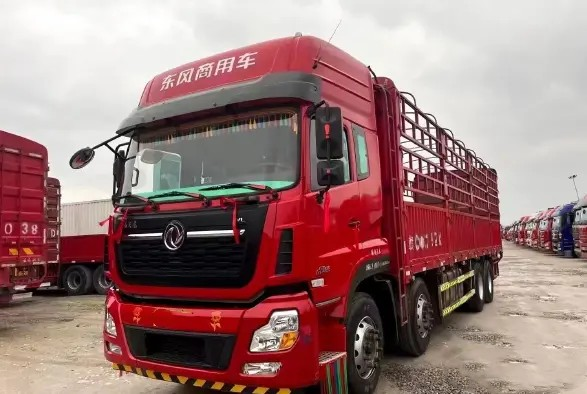 Used Dongfeng Lorry Truck 17.8t Rated Load 8×4 420hp High Roof Cargo