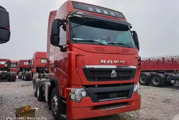 Used HOWO Tractor Trailer 6×4 460hp Red — 10 Tires, 3 Seats